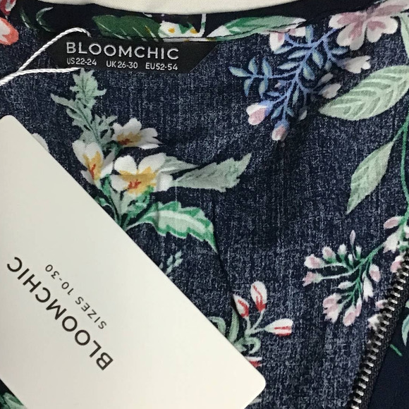 BLOOMCHIC 22-24 3X plus navy blue floral zipper elastic waist top blouse NWT B50 - Picture 5 of 8